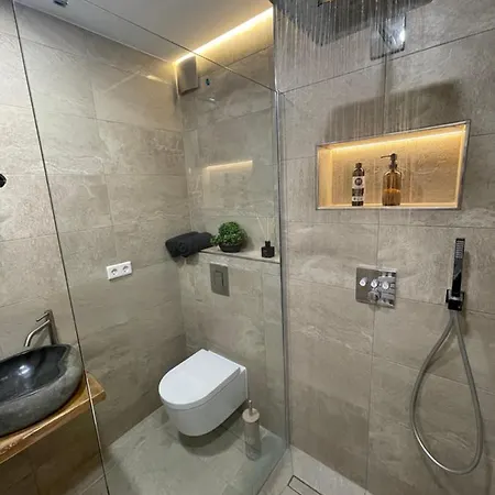Wittmann Ganze In Apartment