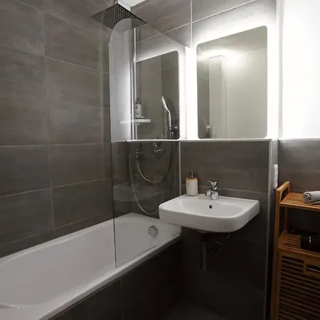 Wittmann Ganze In Apartment *